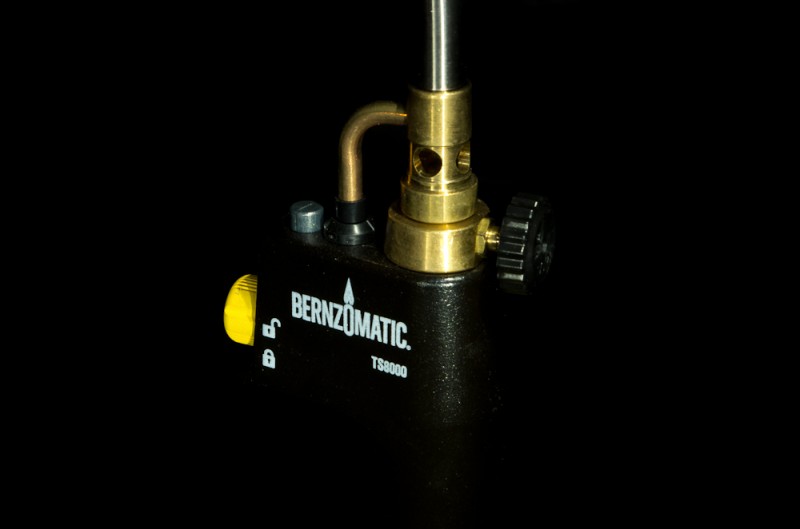 Bernzomatic torch controls