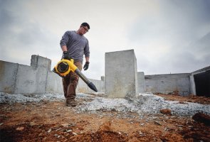 DeWalt Expands Flexvolt with Outdoor Power Equipment