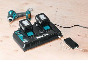 Makita DC18RD Dual Port Charger