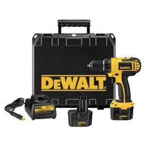 DeWalt  DC742VA Cordless Drill/Driver Kit with vehicle charger